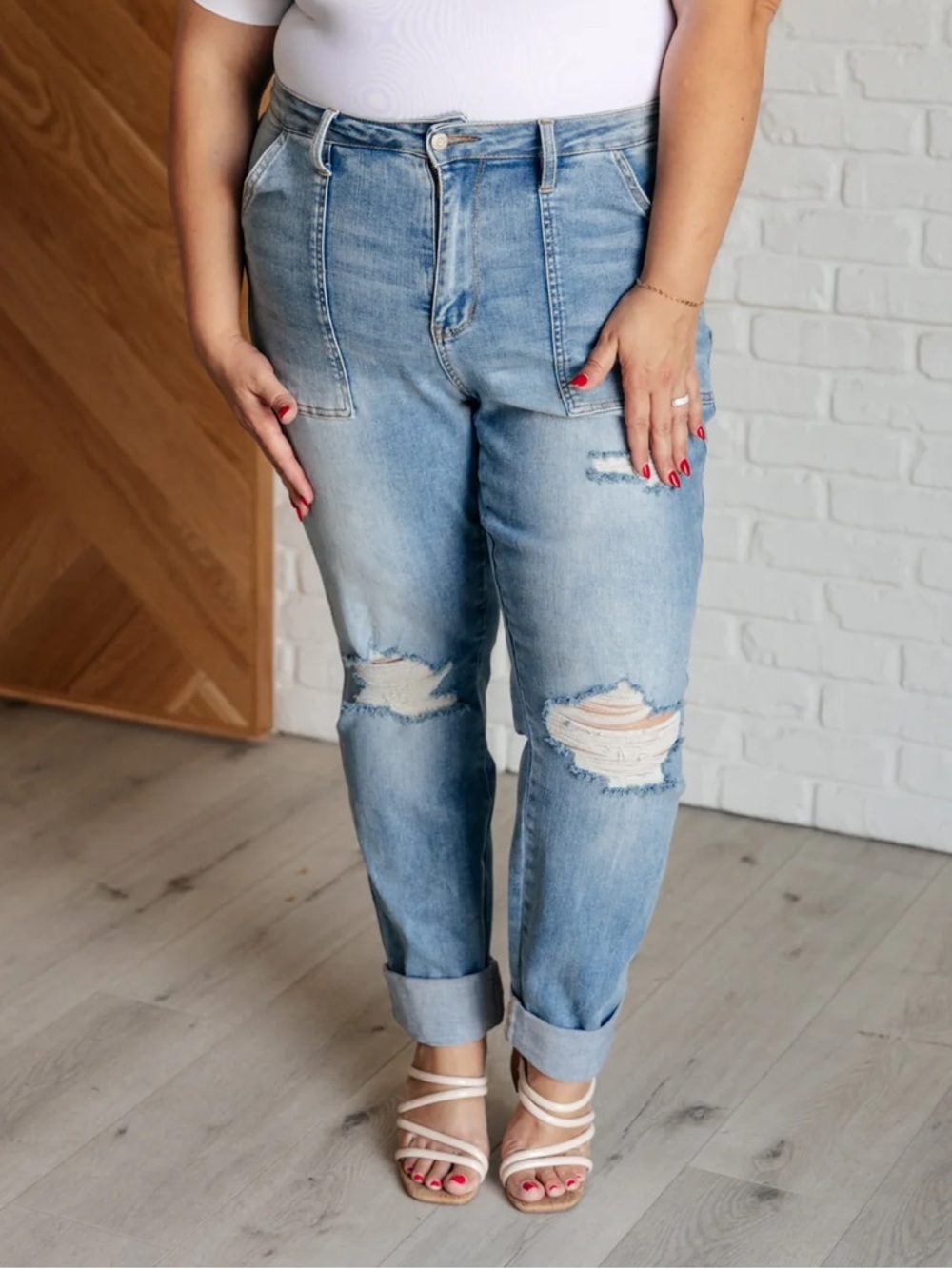 Judy Blue Light Wash Boyfriend Jeans with Knee Rips